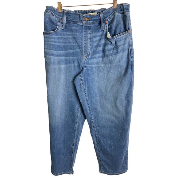Madewell High Waisted Relaxed Fit Pull-On Jeans with Stretchy